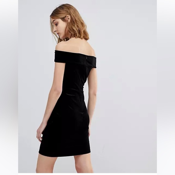 NWT French Connection Black Velvet Dress Off the Shoulder size 8 - Picture 2 of 10